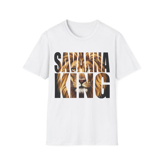 חולצת טי בצבע צהוב (Daisy) עם הדפס אריה וכיתוב Savanna King